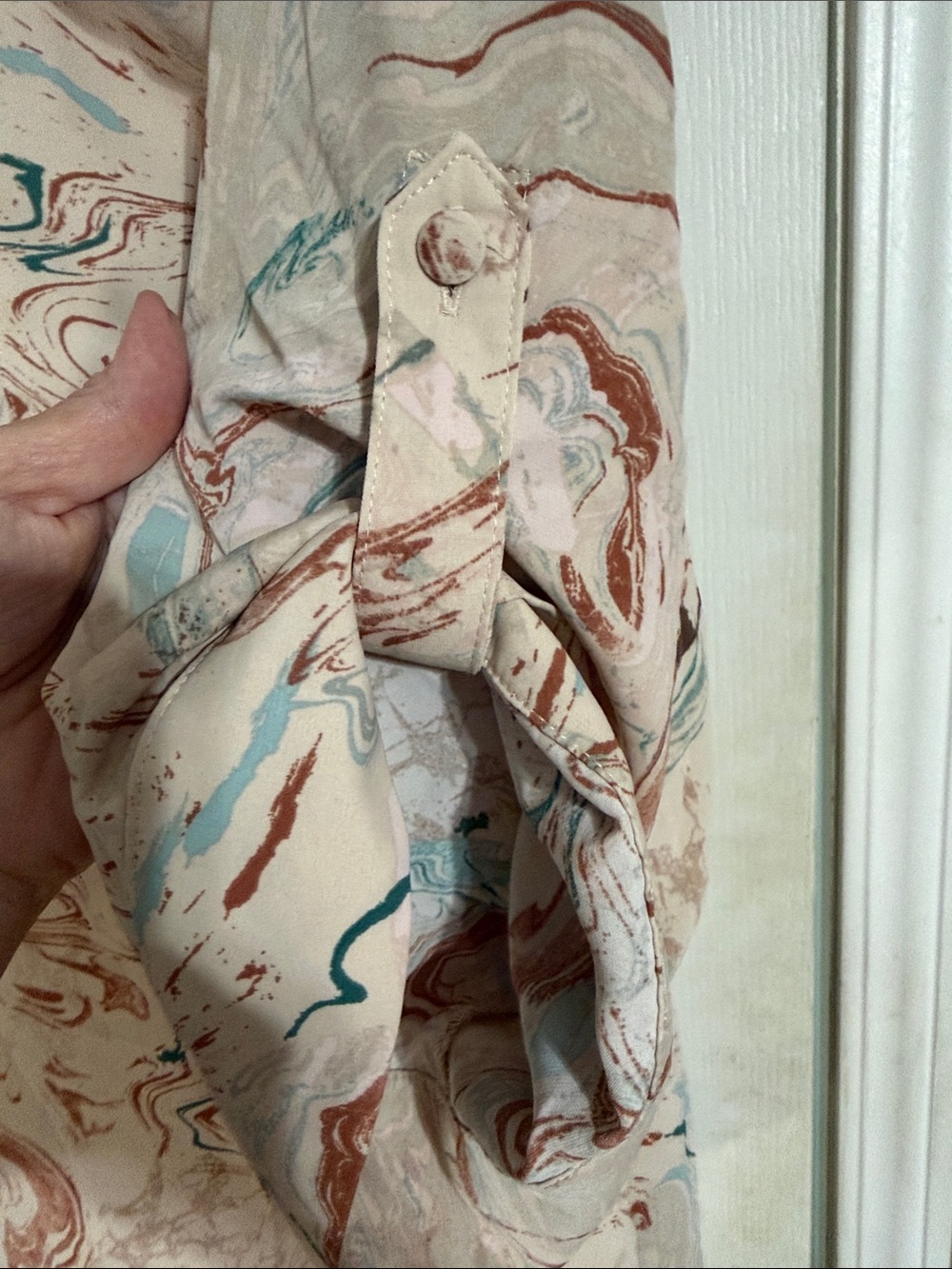 torrid Harper Cream Marble-Print V-Neck Tunic with Teal & Rust Swirls - Picture 4 of 6